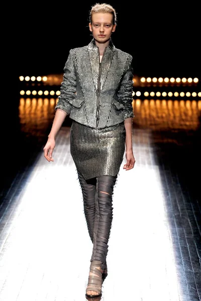 Look 7